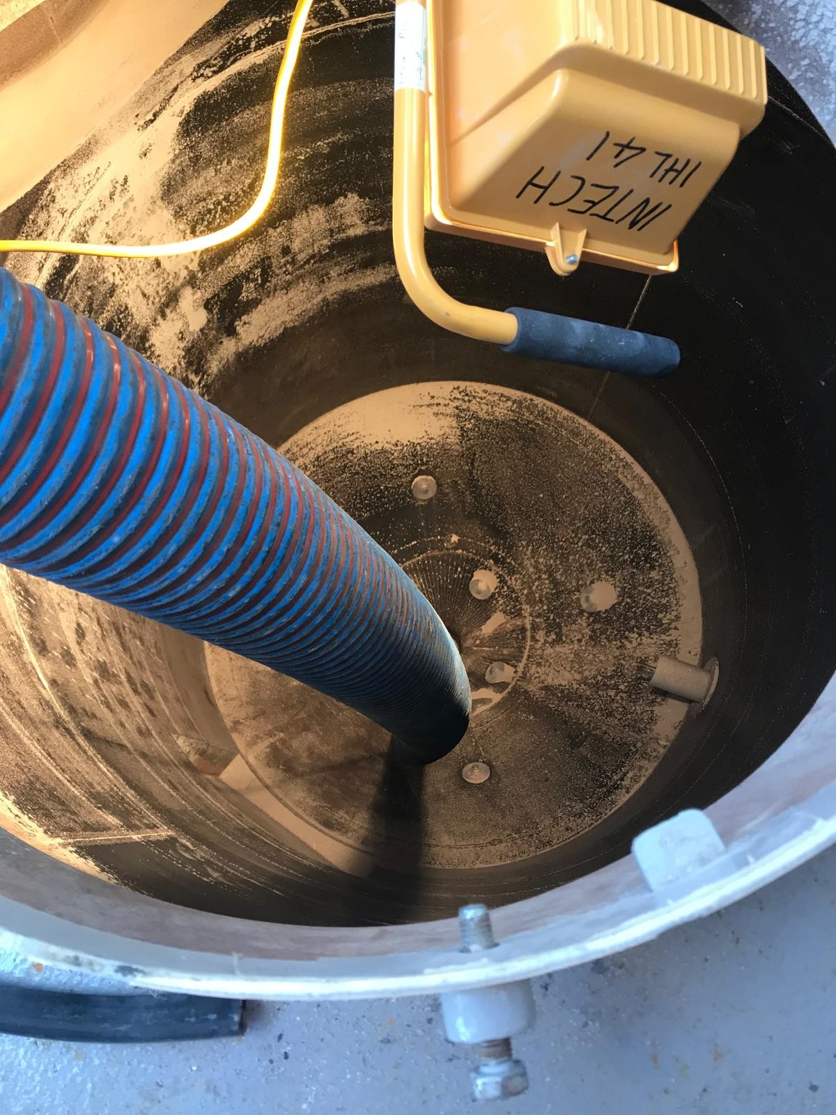 Silos, Tanks and Vessels Cleaning